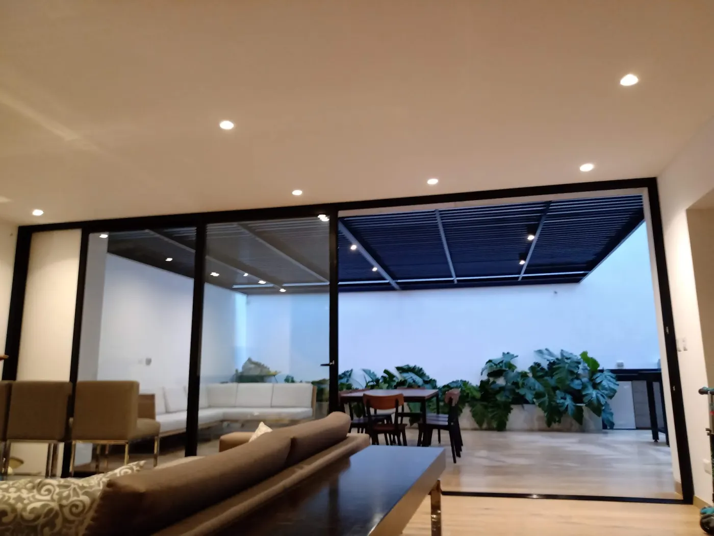 Pérgola de Doble Estructura Doble Traslúcida